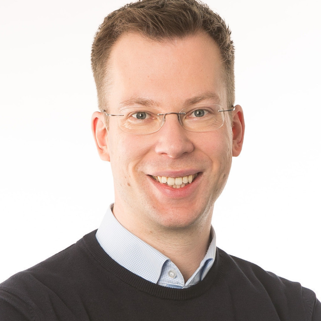 Headshot of Tobias Tammen